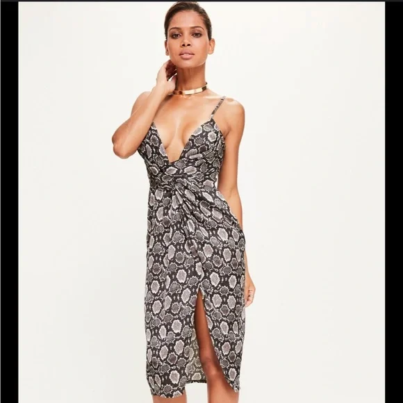 black cut out dress missguided MISSGUIDED Long Sleeve Cut Out Halter Dress With O RingMISSGUIDED